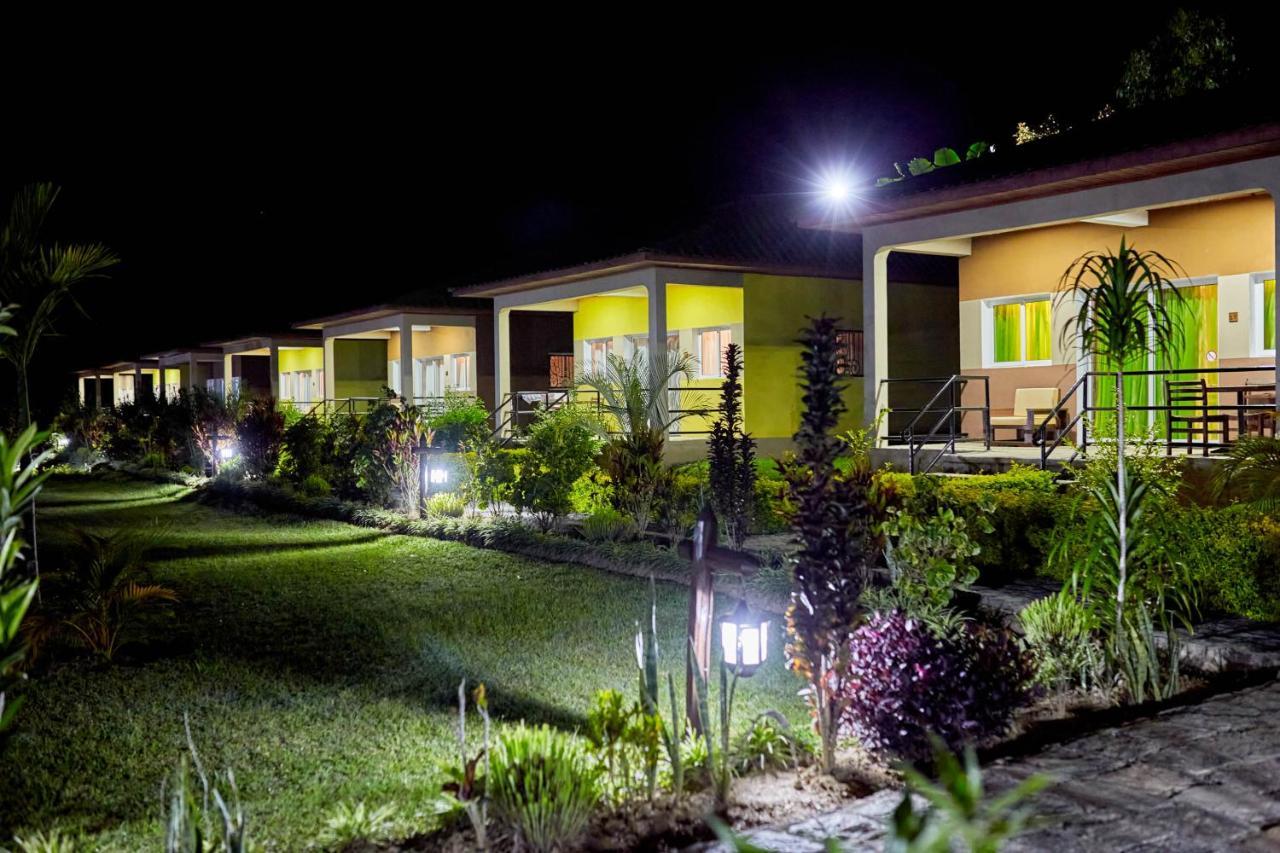 Andasibe Lemurs Lodge Esterno foto